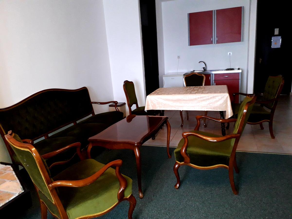 Apartments And Rooms Haludovo - Ribarsko Selo Malinska Eksteriør billede
