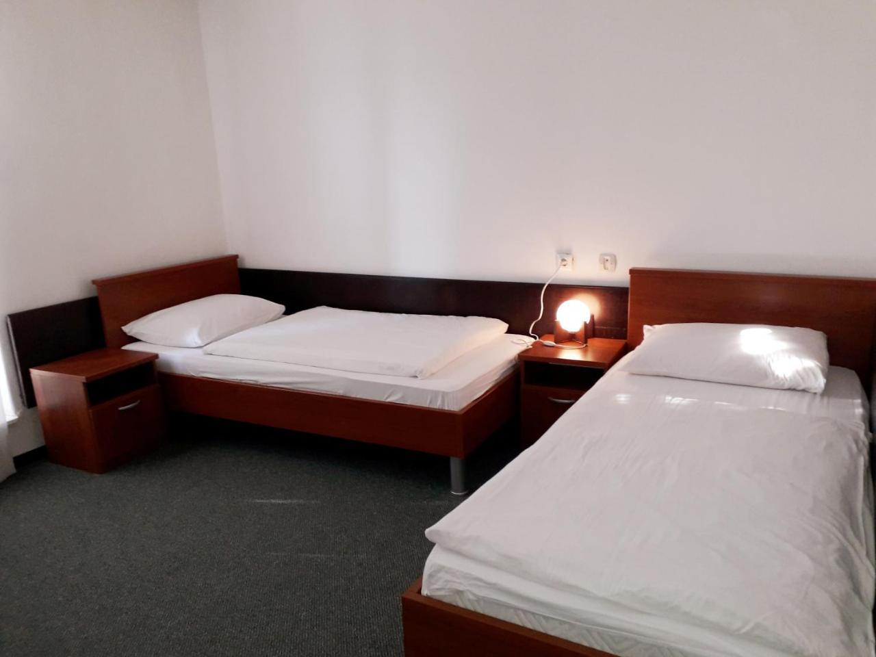 Apartments And Rooms Haludovo - Ribarsko Selo Malinska Eksteriør billede